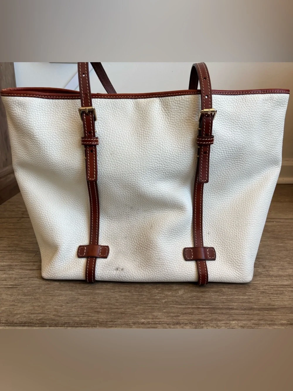 👜 Dooney & Bourke Pebbled Leather Tote Cream Brown Trim Large Shoulder Bag - Picture 3 of 9